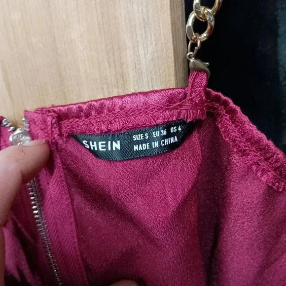 Maroon  silky crop top Sheen size small - Picture 4 of 6